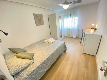 Calle de Benalmádena, Madrid, Community of Madrid 28018 - Photo 2