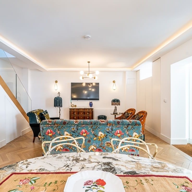 2 bedroom mews to rent - Photo 1