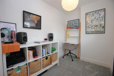 3 bedroom terraced house to rent - Photo 5
