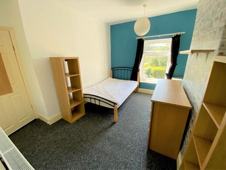 4 bedroom terraced house to rent - Photo 2