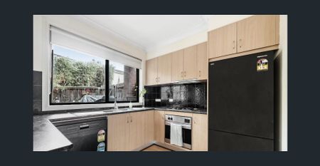 Stylish & Modern Townhouse Living in Pascoe Vale - Photo 5