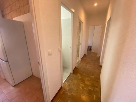 Calle del Hornero, Madrid, Community of Madrid 28019 - Photo 2