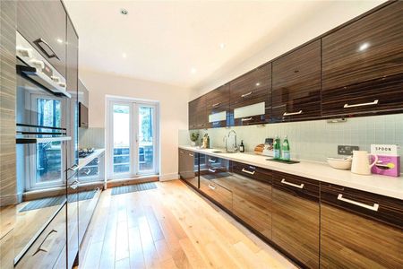 An attractive family house right in the heart of Hampstead village - Photo 5