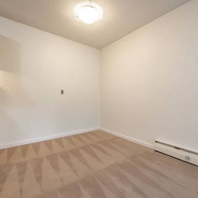 Fairview Manor - 1 Bedroom - Available January 1st - Photo 4