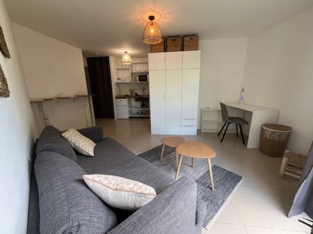 Location Appartement 1 pièce 22m² STE CLOTILDE 97490 - Photo 2