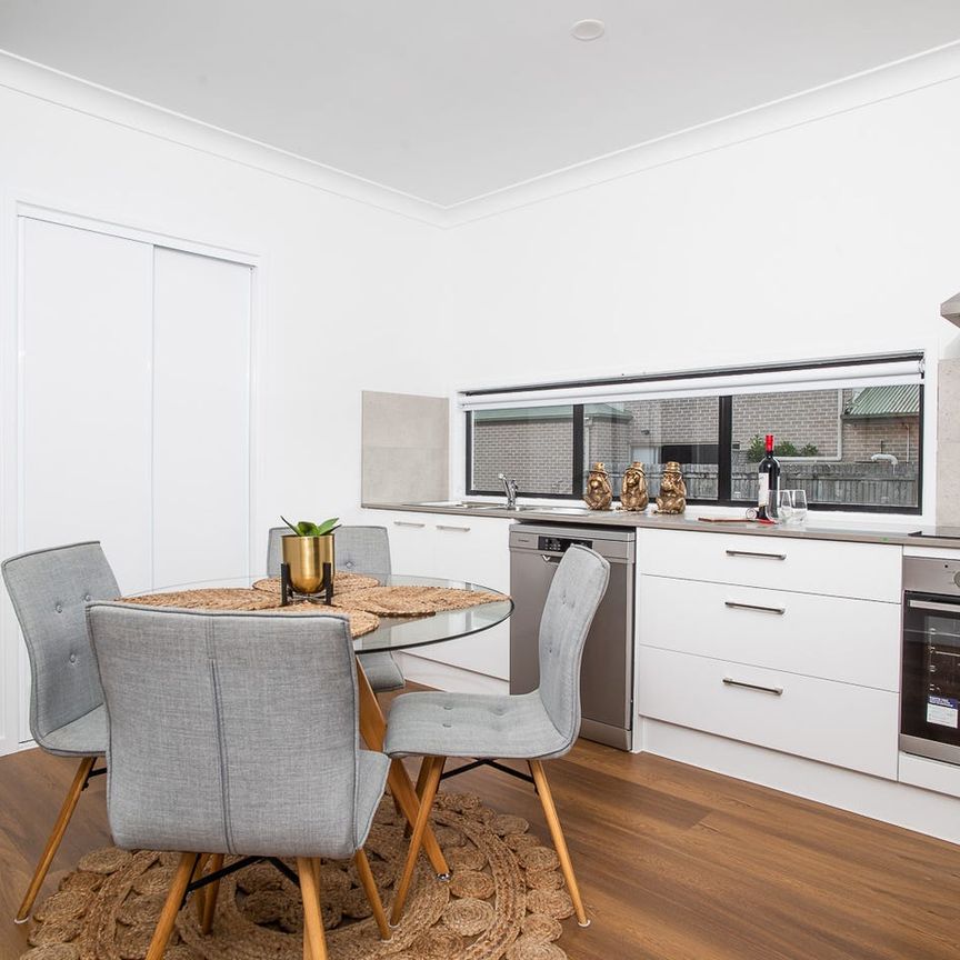 Extra space fully furnished spacious Apartment *SOLE OCCUPANCY ONLY" - Photo 1