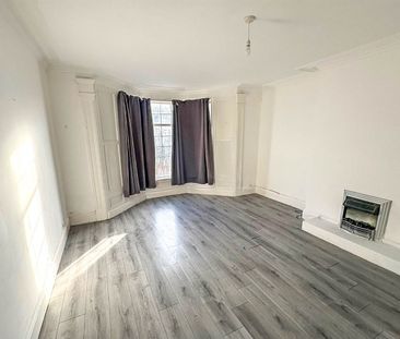 2 bed flat to rent in Stanhope Road, South Shields, NE33 - Photo 1