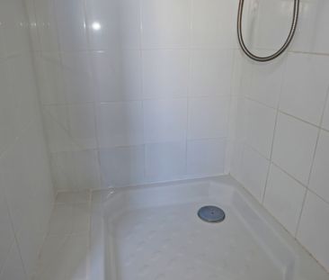 1770 - Location Appartement - 2 pièces - 47 m² - Paris (75) - rue V... - Photo 2