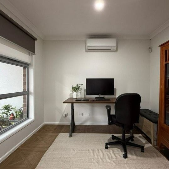 18 Southbank Walk Taylors Hill VIC - Photo 1