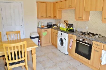 4 bedroom terraced house to rent - Photo 5