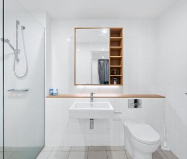 GROUND FLOOR THORNTON ESTATE GEM! - Photo 4