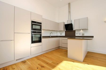 2 bedroom flat to rent - Photo 2