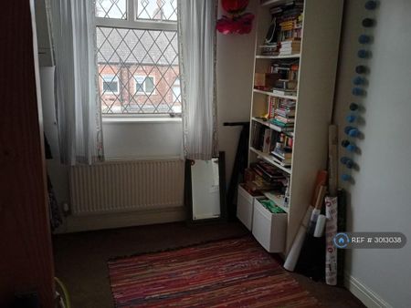 2 bedroom terraced house to rent - Photo 3