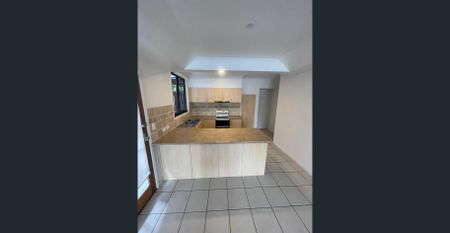 Burleigh Retreat - Large Private Balcony - Photo 4