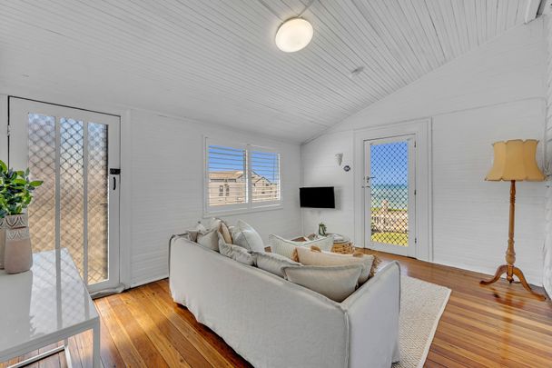 Beachside Simplicity - Photo 1