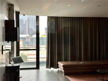 3707/28 Timothy Lane - Photo 2