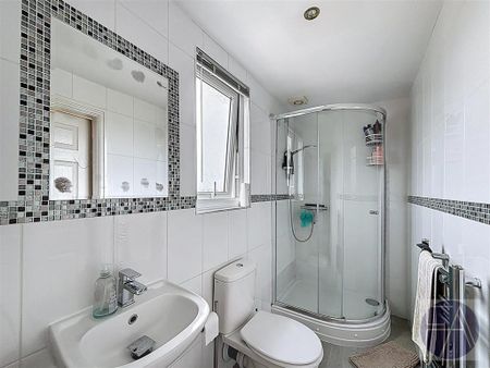 5 bedroom semi-detached house to rent - Photo 3