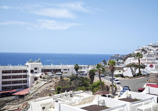 Puerto Rico, Canary Islands 35130