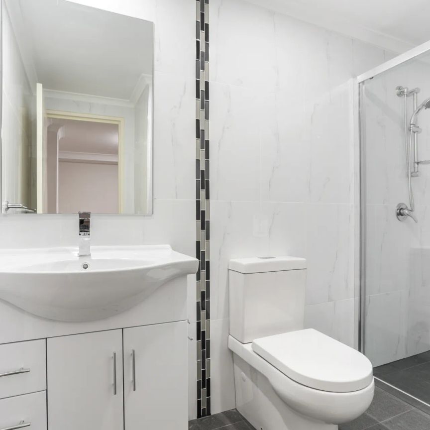 Oversized two bedroom apartment with walk-to-everywhere locale - Photo 1