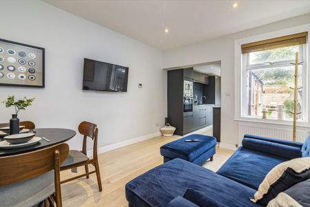 4 bedroom terraced house to rent - Photo 2