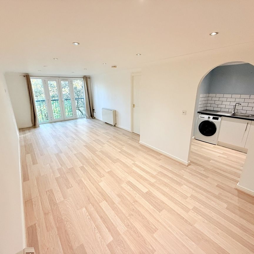 2 Bed Flat, Hill View House, BS15 - Photo 1