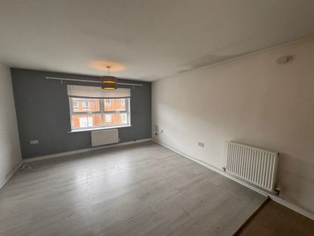 2 Bedroom Flat / Apartment - Tavistock Road, Southampton - Photo 4