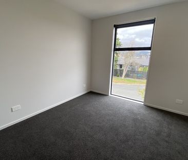 Superb Townhouse - Photo 5