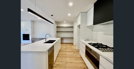 Modern Townhouse for Lease in Burwood East - Photo 2