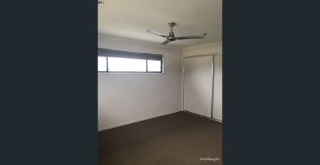 Stunning 3-bedroom, 2-bathroom residence - Photo 2