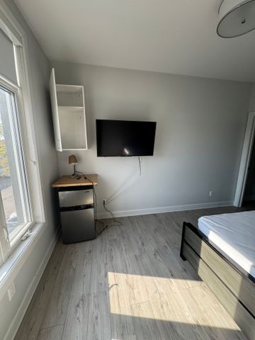 240 Blackburn - Photo 5