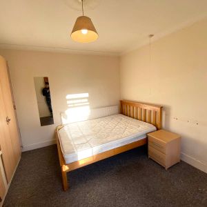 5 Bed House share in Winton - Photo 2