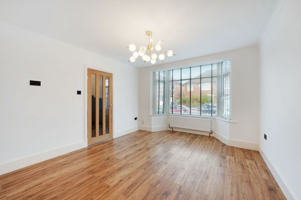 3 bed semi-detached house to rent in Parkville Road, Manchester, M25 - Photo 1