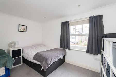 Ansell Road, Dorking - 3 bedrooms Property for lettings - Seymours - Photo 2