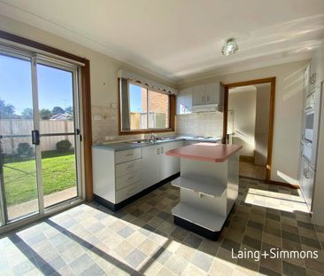 Comfortable two-bedroom duplex in prime location - Photo 4