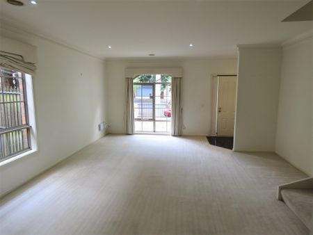 Central Location, 3 Bed and 2 Bathrooms - Photo 5