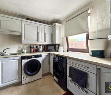 3 bedroom flat to rent - Photo 2