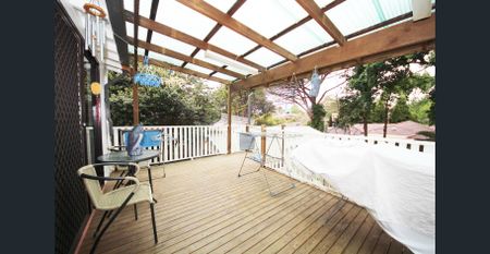 Spacious family Home - Photo 2