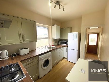 3 bedroom terraced house to rent - Photo 5