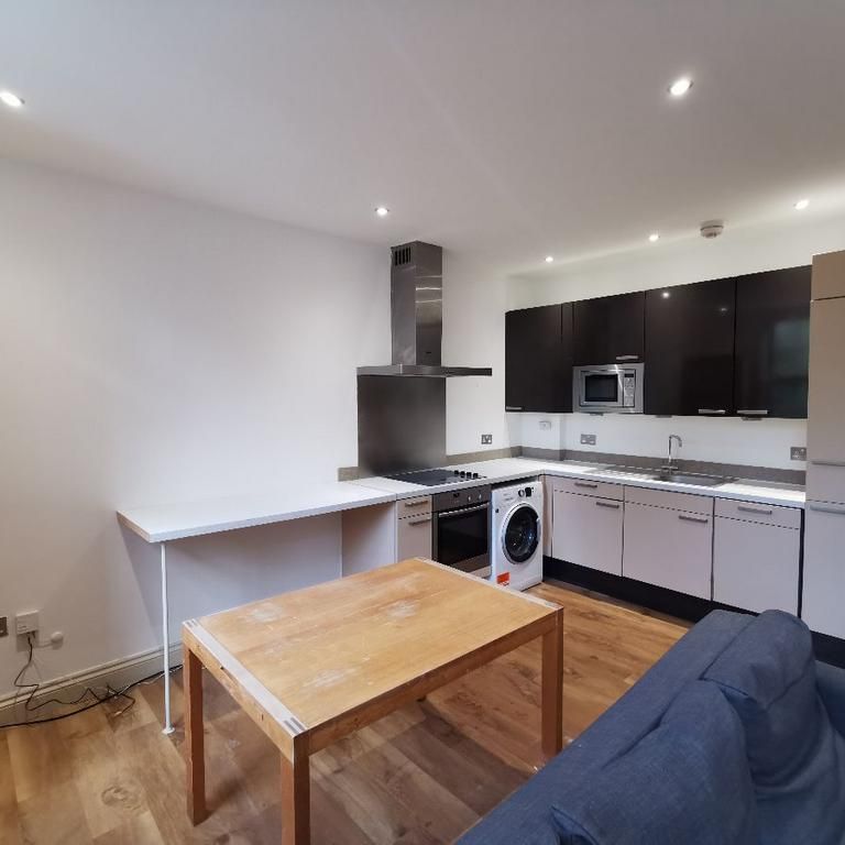 2 bedroom flat to rent - Photo 1