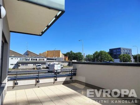 Pronájem bytu s terasou, novostavba 2+kk, Praha Hostivař - Fotografie 2