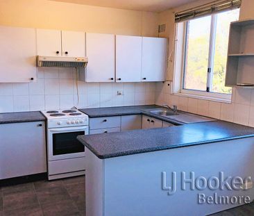 Spacious & Updated 2-Bedroom Unit With Lock Up Garage - Photo 3