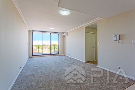 Modern 1 bedroom apartment close to amenities for lease - Photo 4