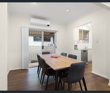 A Stylish, Updated Villa Featuring Spacious Indoor/Outdoor Living - Photo 6