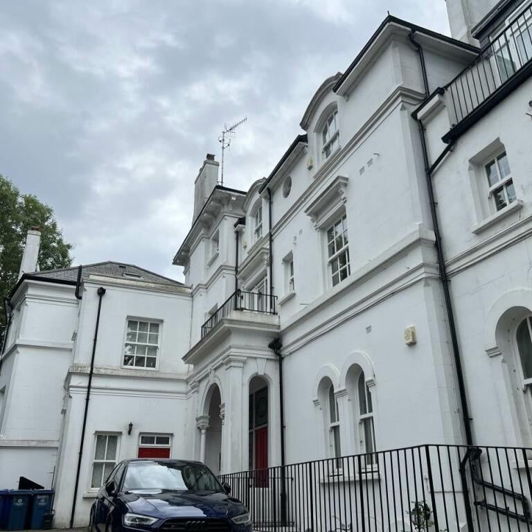 3 Bed Flat, West Hill, HA2 - Photo 1