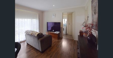 Neat Family Home - Photo 2