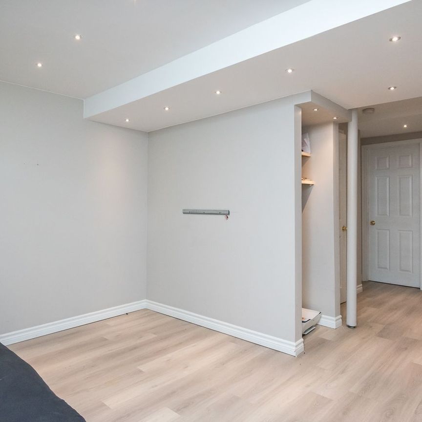 For Lease - 1508 Pinecliff Road, Oakville, Ontario - Photo 1