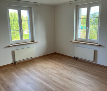 Charmante 5.5-Zimmer-Maisonettewohnung mit Cheminée und grossem Balkon - Photo 3