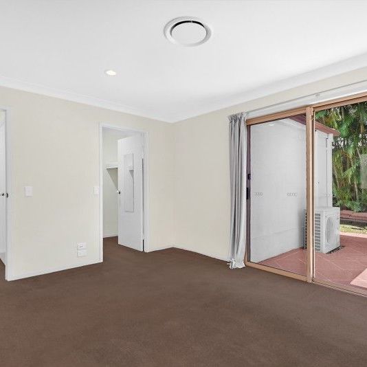 Family Home in a Quiet Robina Cul-de-sac â Spacious, Comfortable & Convenient - Photo 1