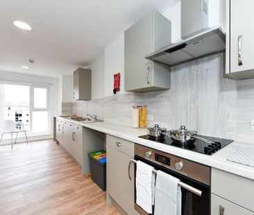 1 bedroom in a flat share to rent - Photo 6
