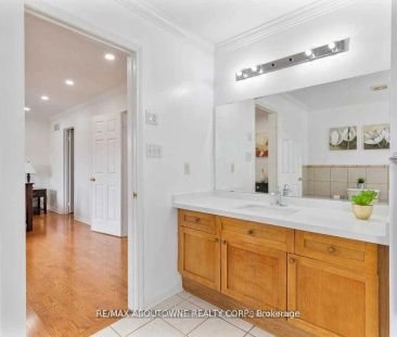 Detached Home For Lease | W9245835 - Photo 5